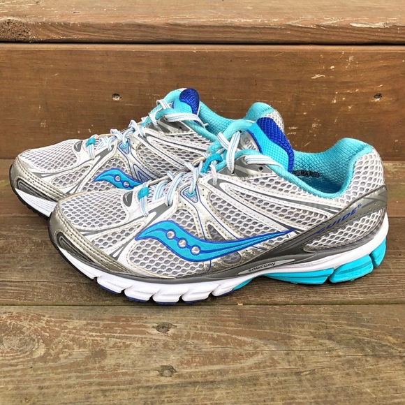 saucony womens wide shoes